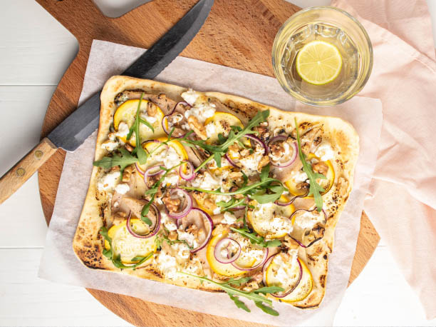 Flammkuchen met peer en walnoten