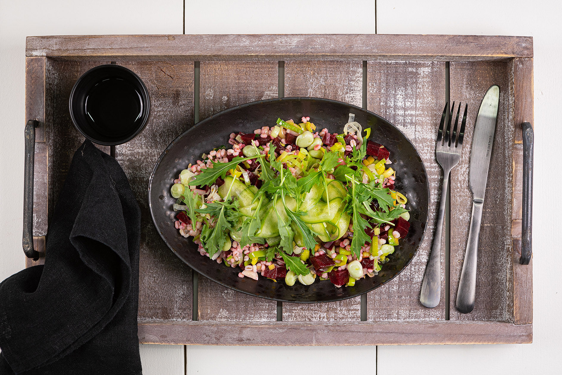 Parelgort salade met tuinboontjes, bietjes en venkelzaad