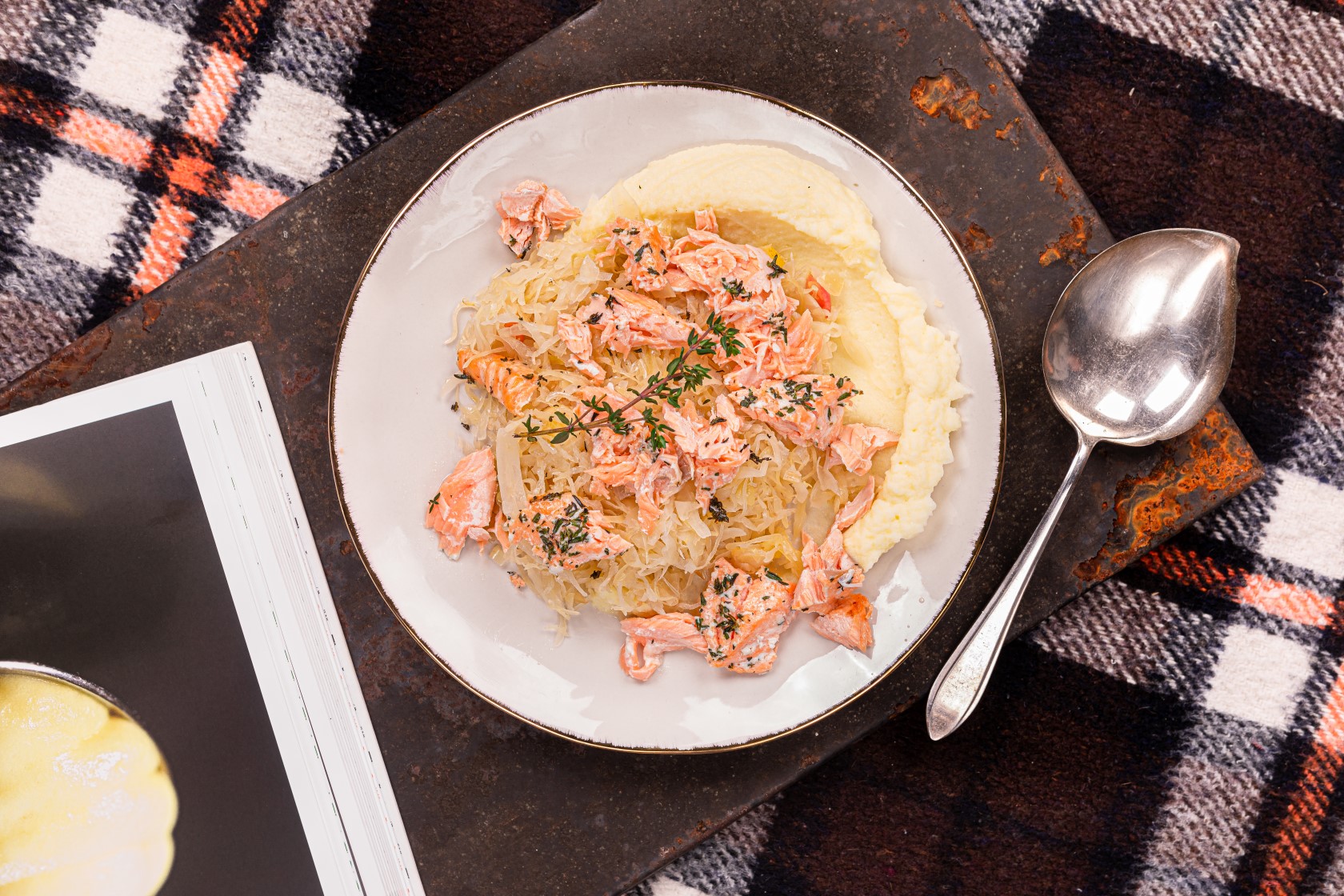 Pulled-salmon met zuurkool en puree