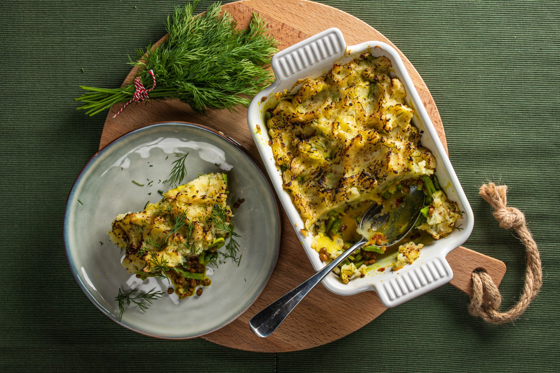 “Curry pie” met snijbonen, linzen en dille
