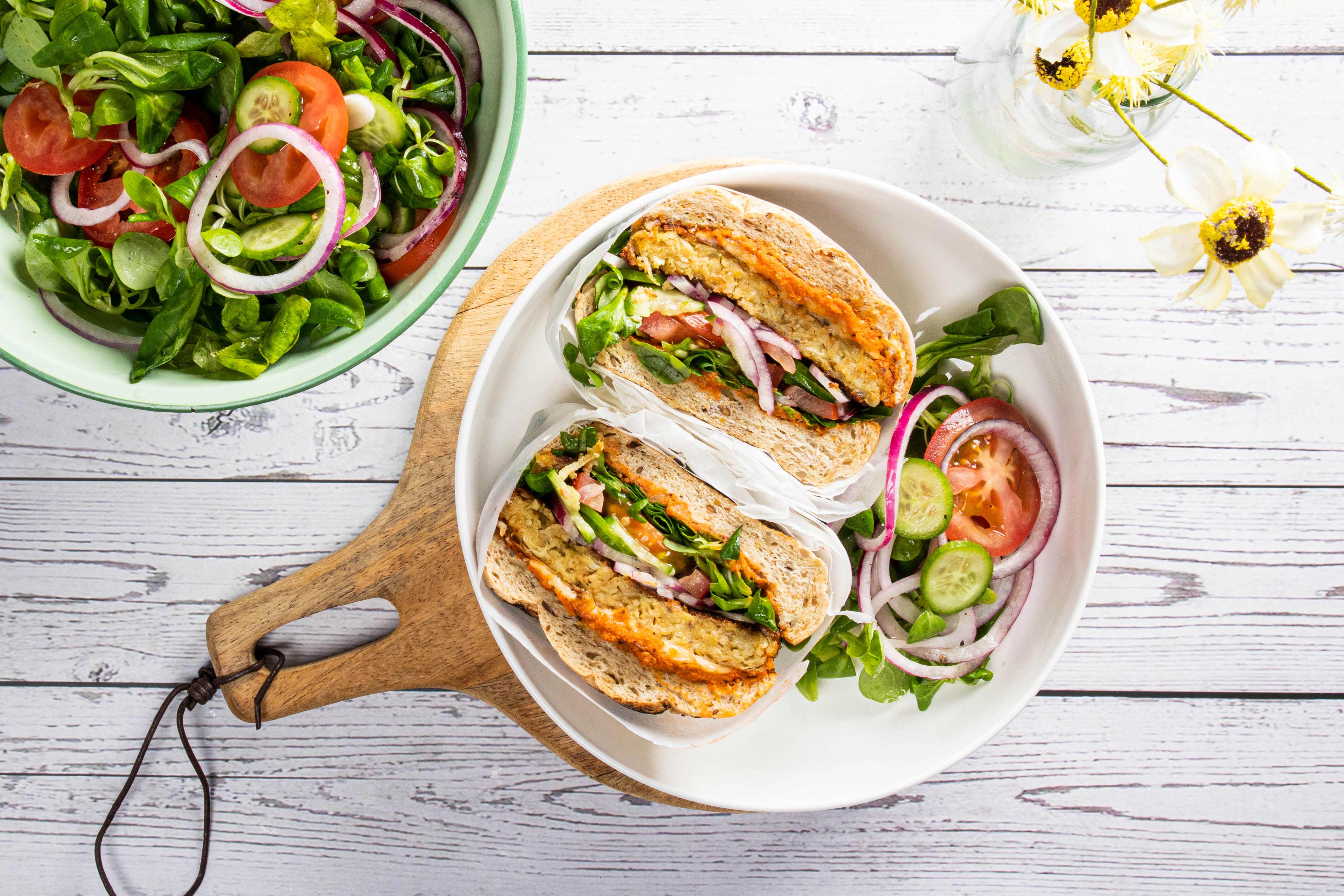 Knolselderij-venkel burger met groentegoed spread