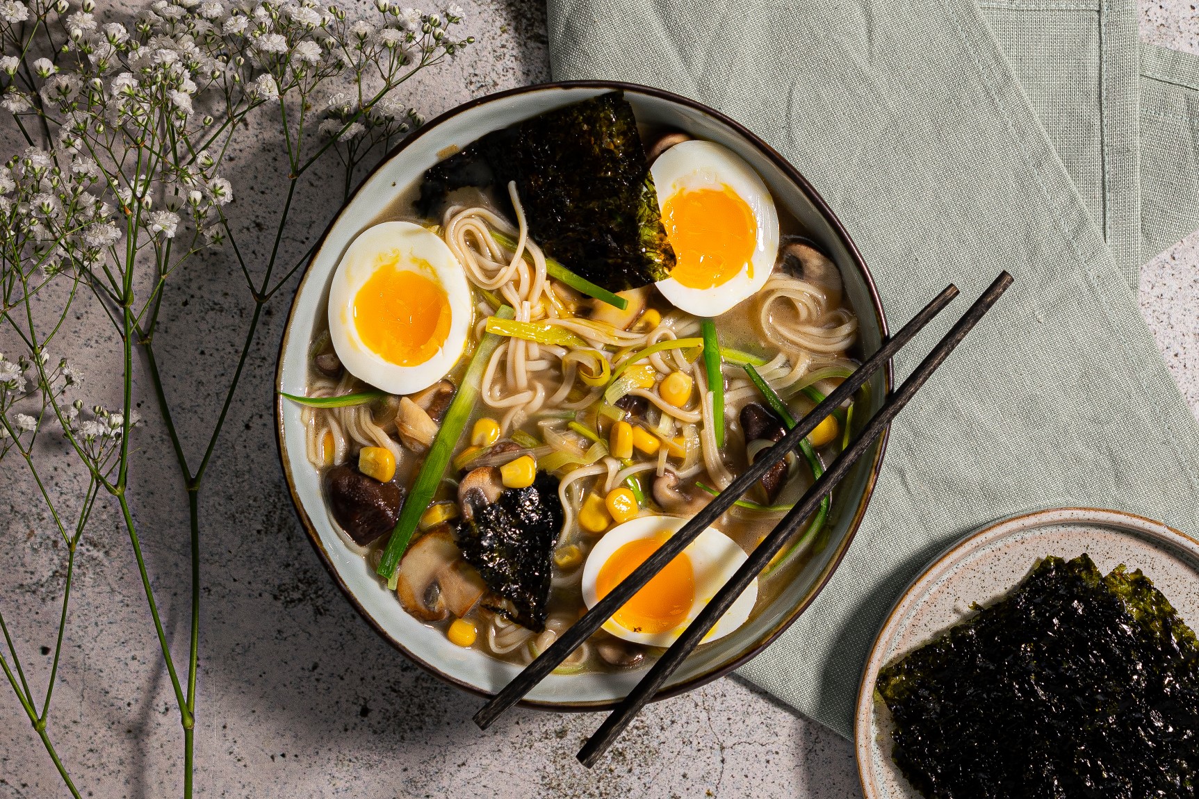 Creamy ramen met heksenmix