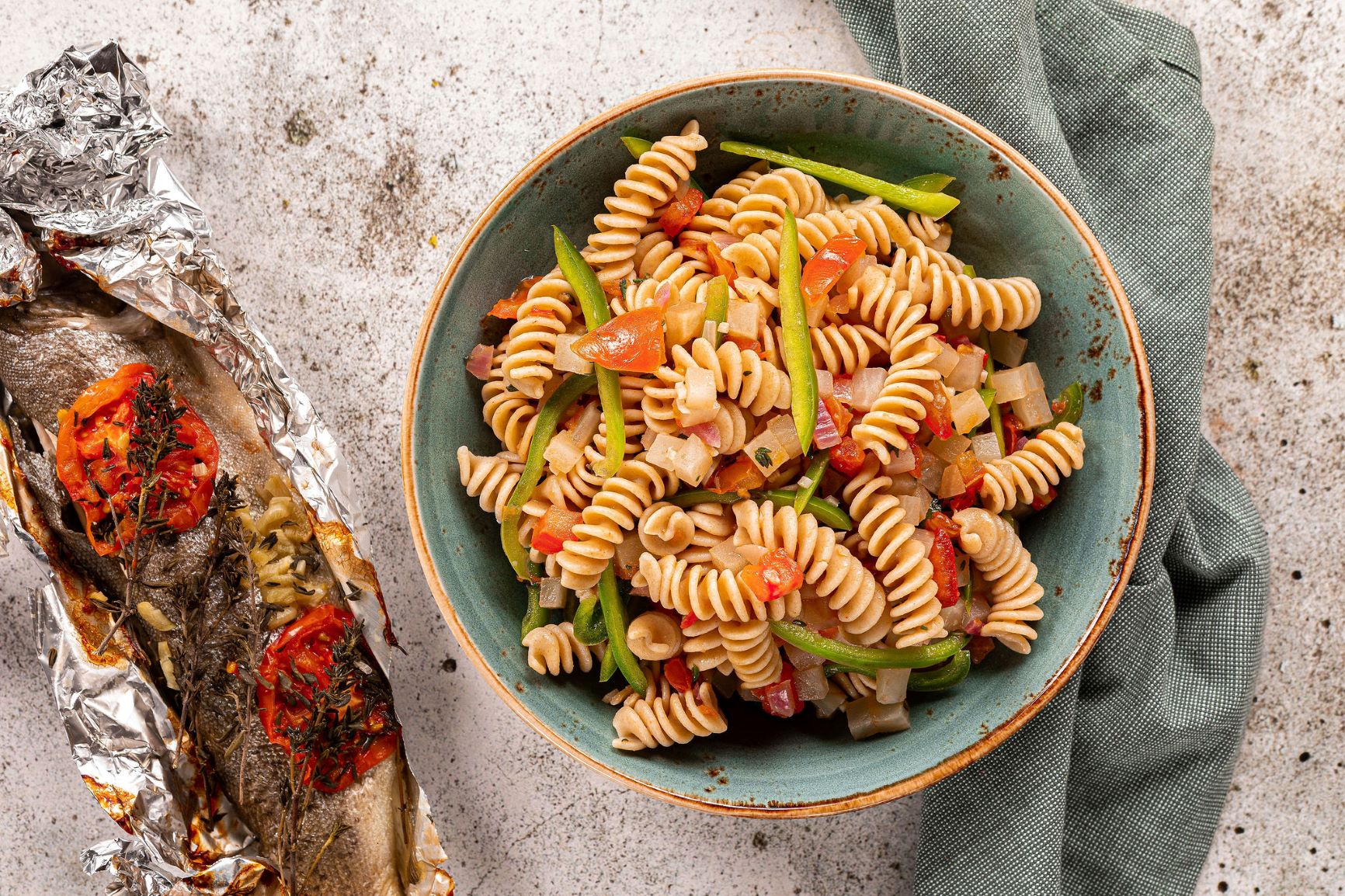 Forel uit de oven met fusilli en witte bietjes