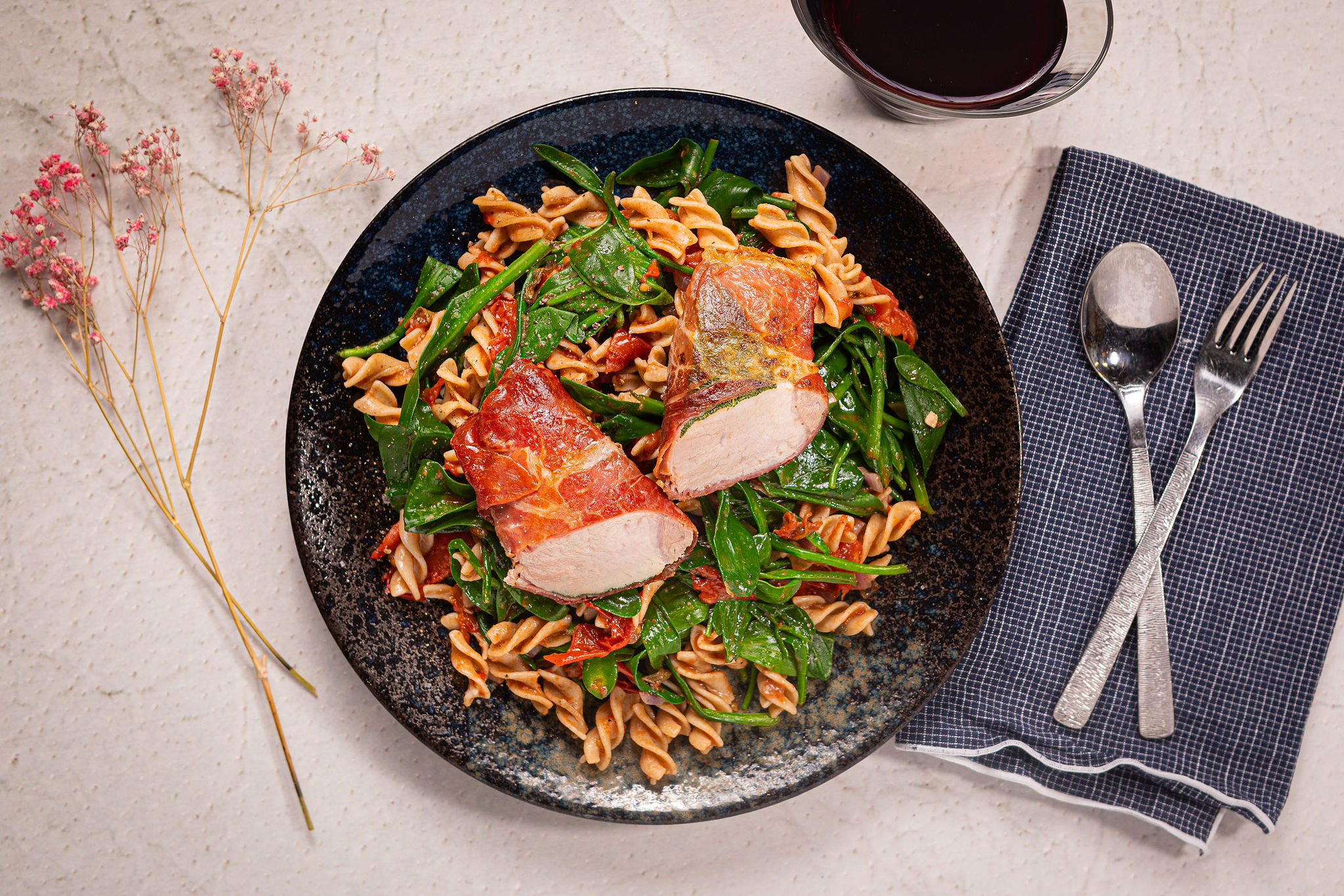Saltimbocca met geroosterde tomatensaus en lamsoor