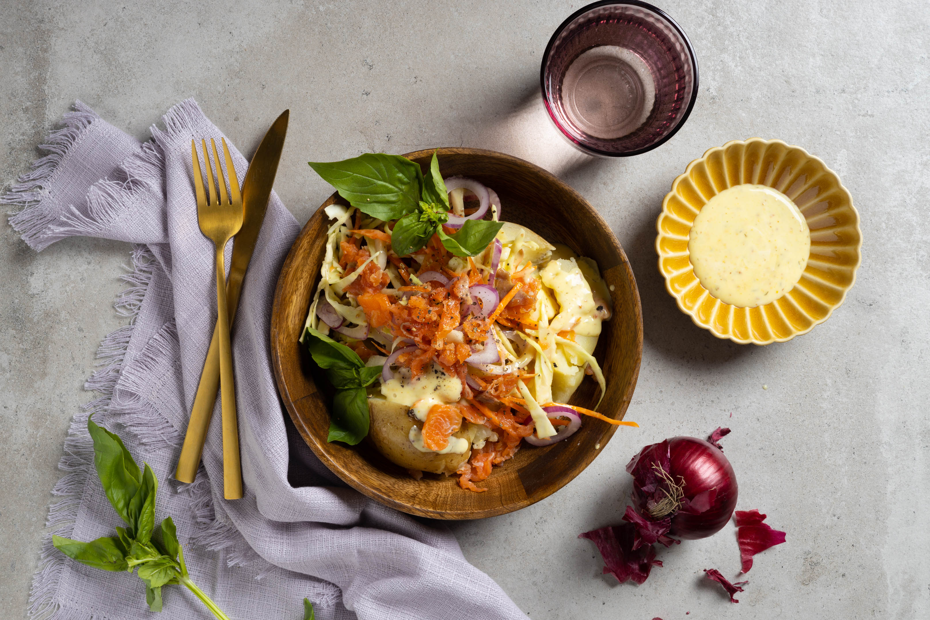 Pofaardappel met gerookte zalm,