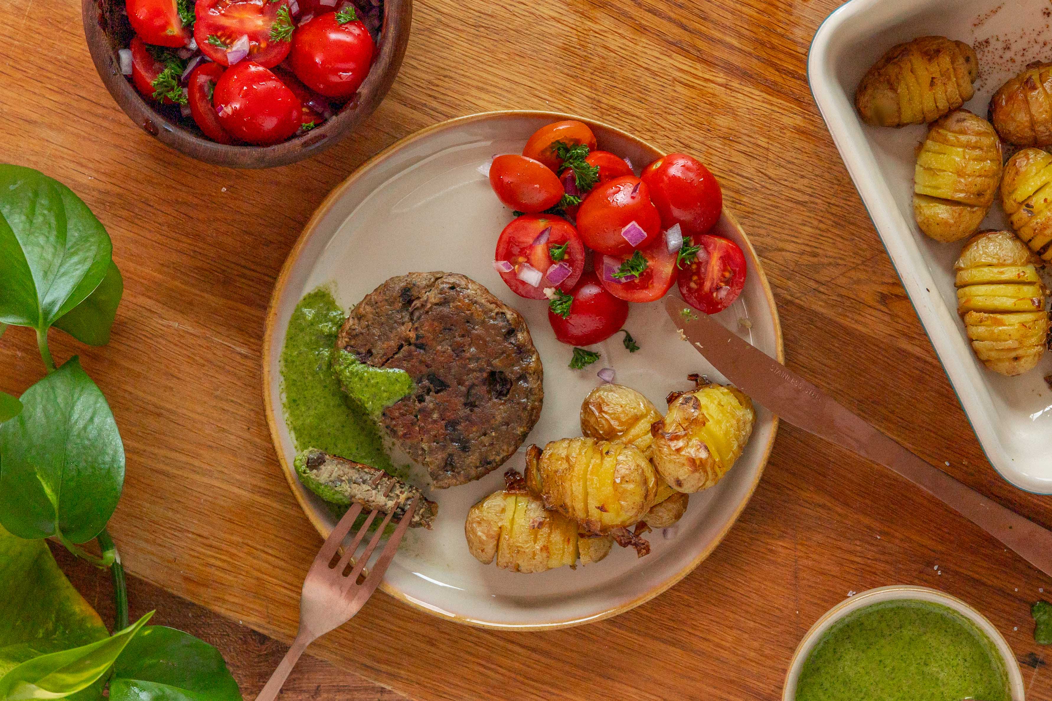 Oesterzwamburger met hasselback aardappelen