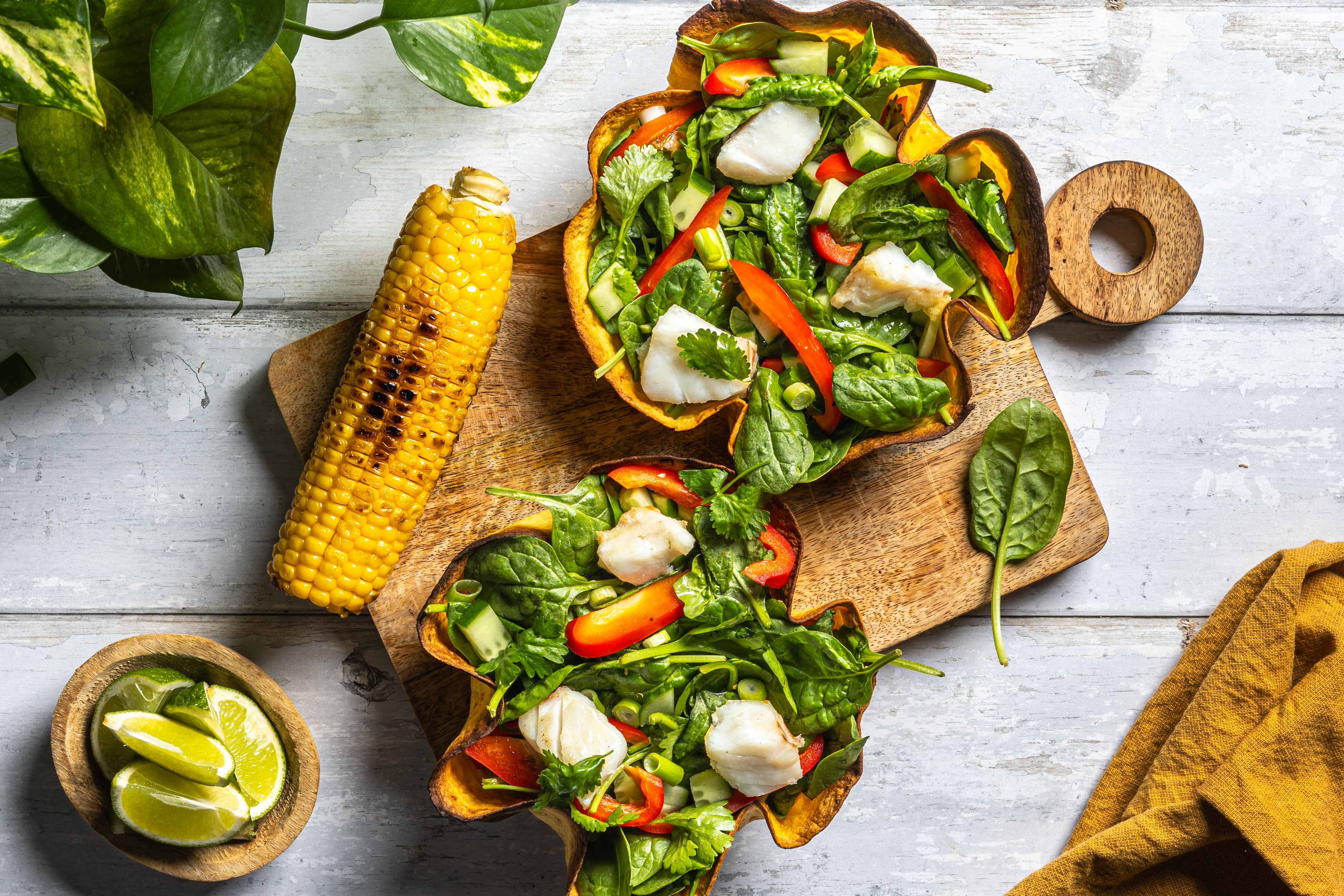 Tortilla bowl met frisse salade