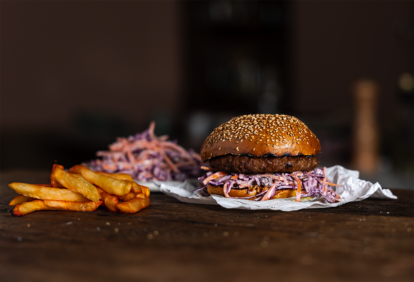Broodje hamburger met blauwe kaas