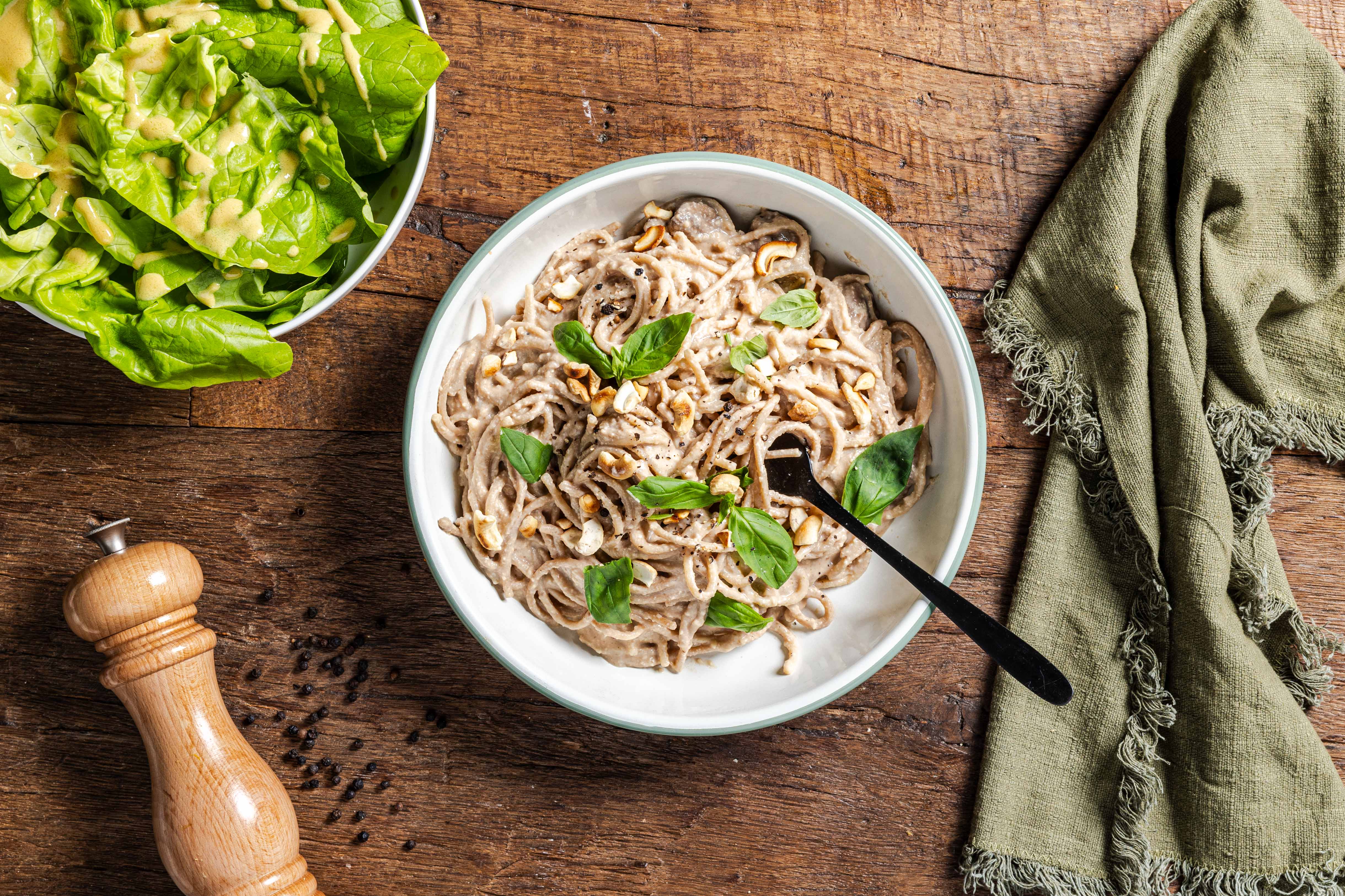 Spaghetti met romige cashew-champignonsaus