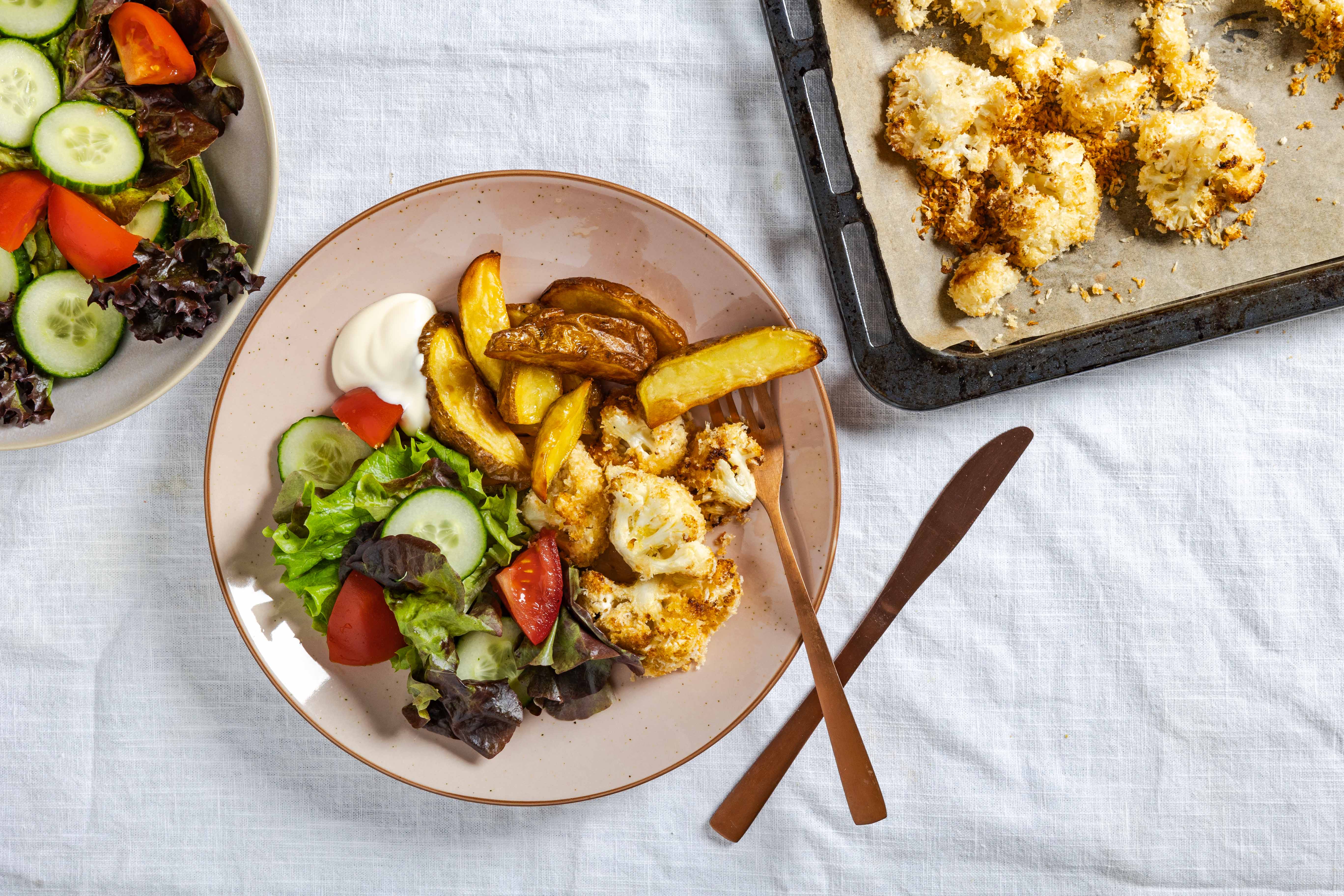 Crispy geroosterde bloemkool met ovenaardappeltjes