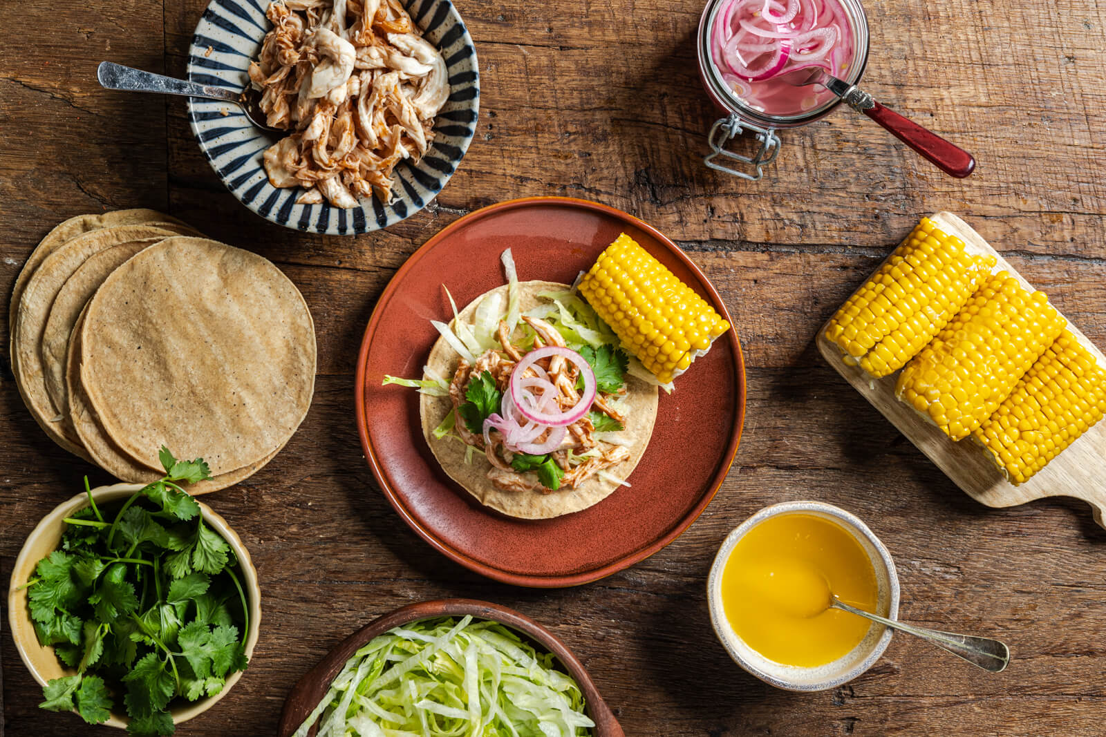 Tostadas met pulled chicken