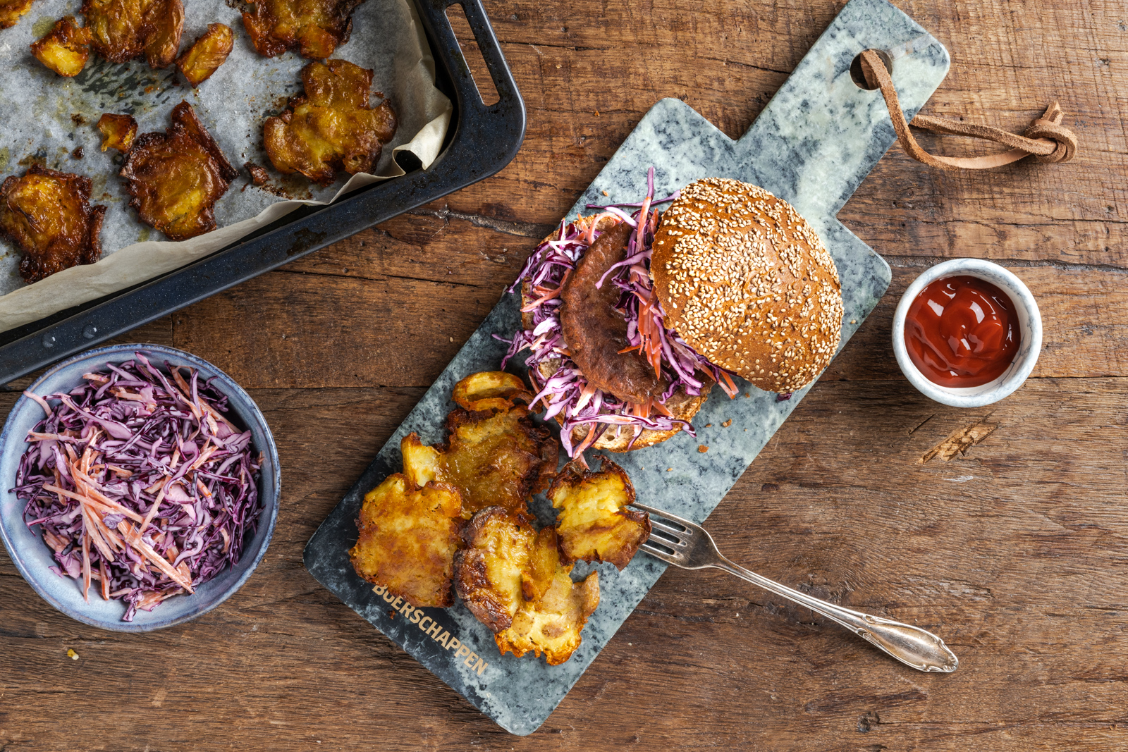 Oesterzwamburger met coleslaw