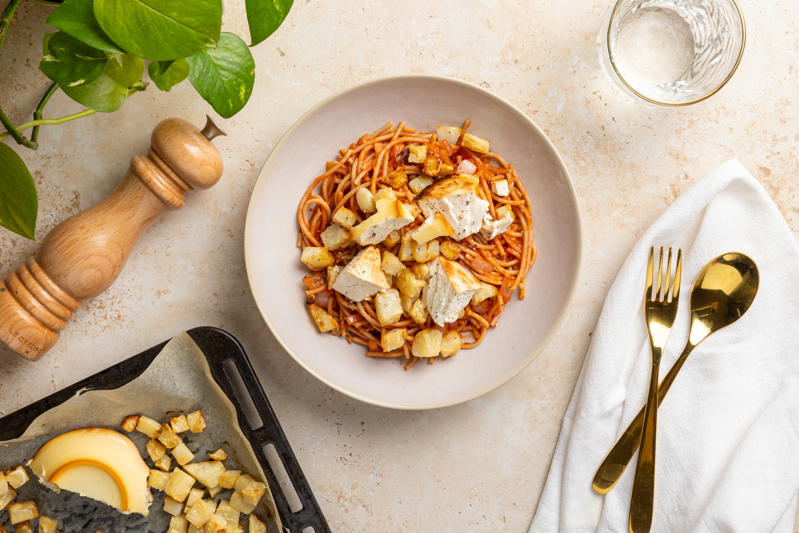 Spaghetti met tomatensaus, ricotta