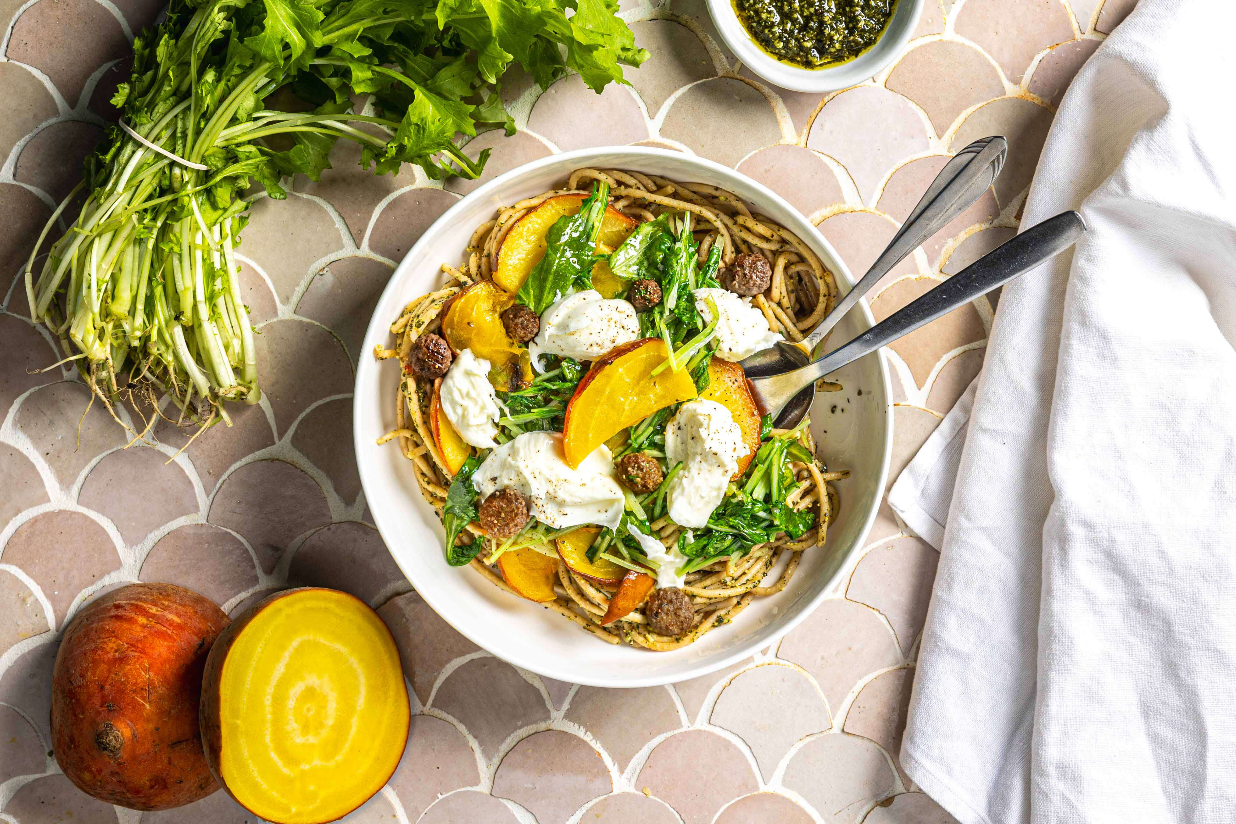 Pasta pesto met gehaktballetjes