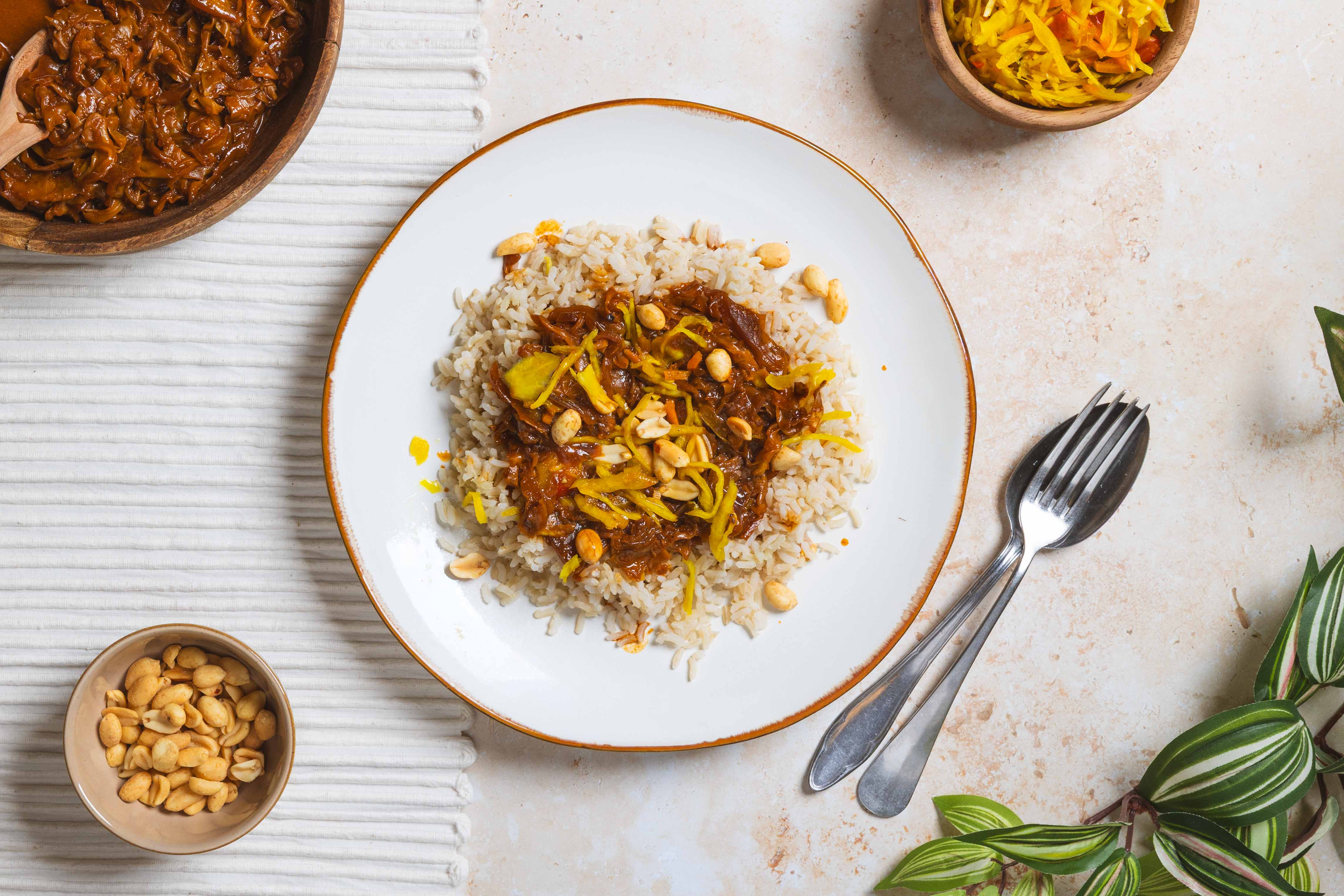 Rendang van spitskool met pinda's