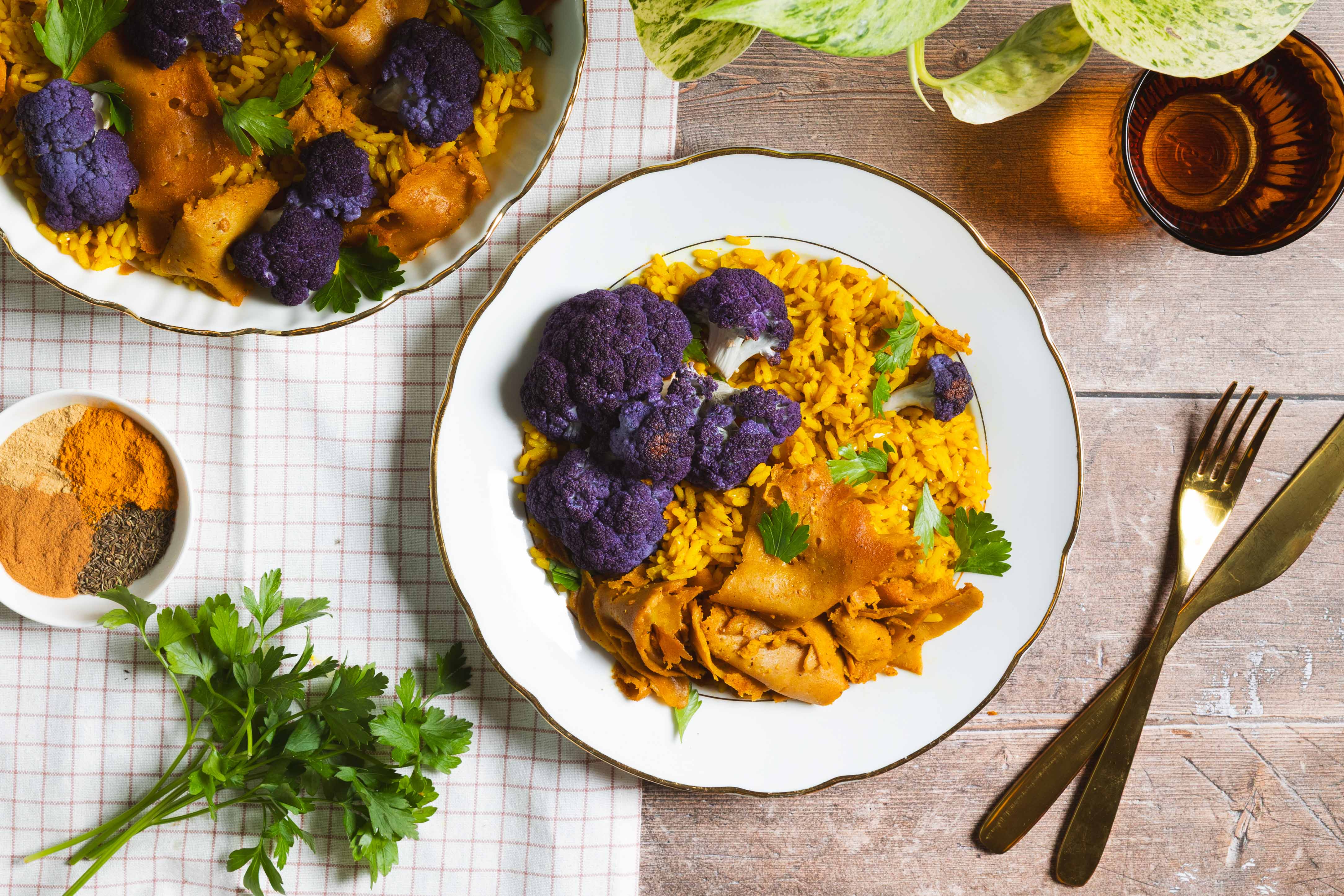 Pilaf met geroosterde bloemkool