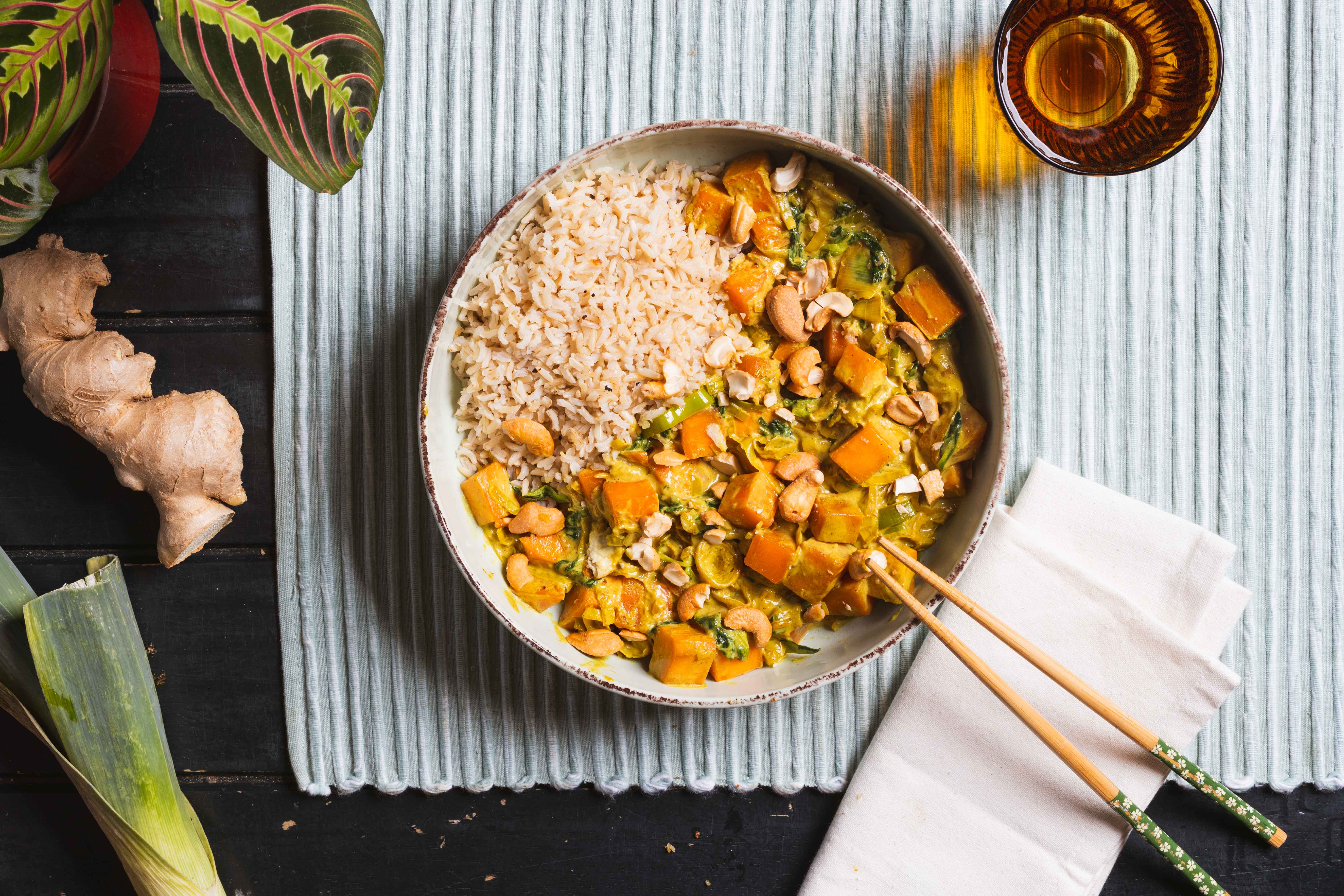 Katsu curry met cashewnoten