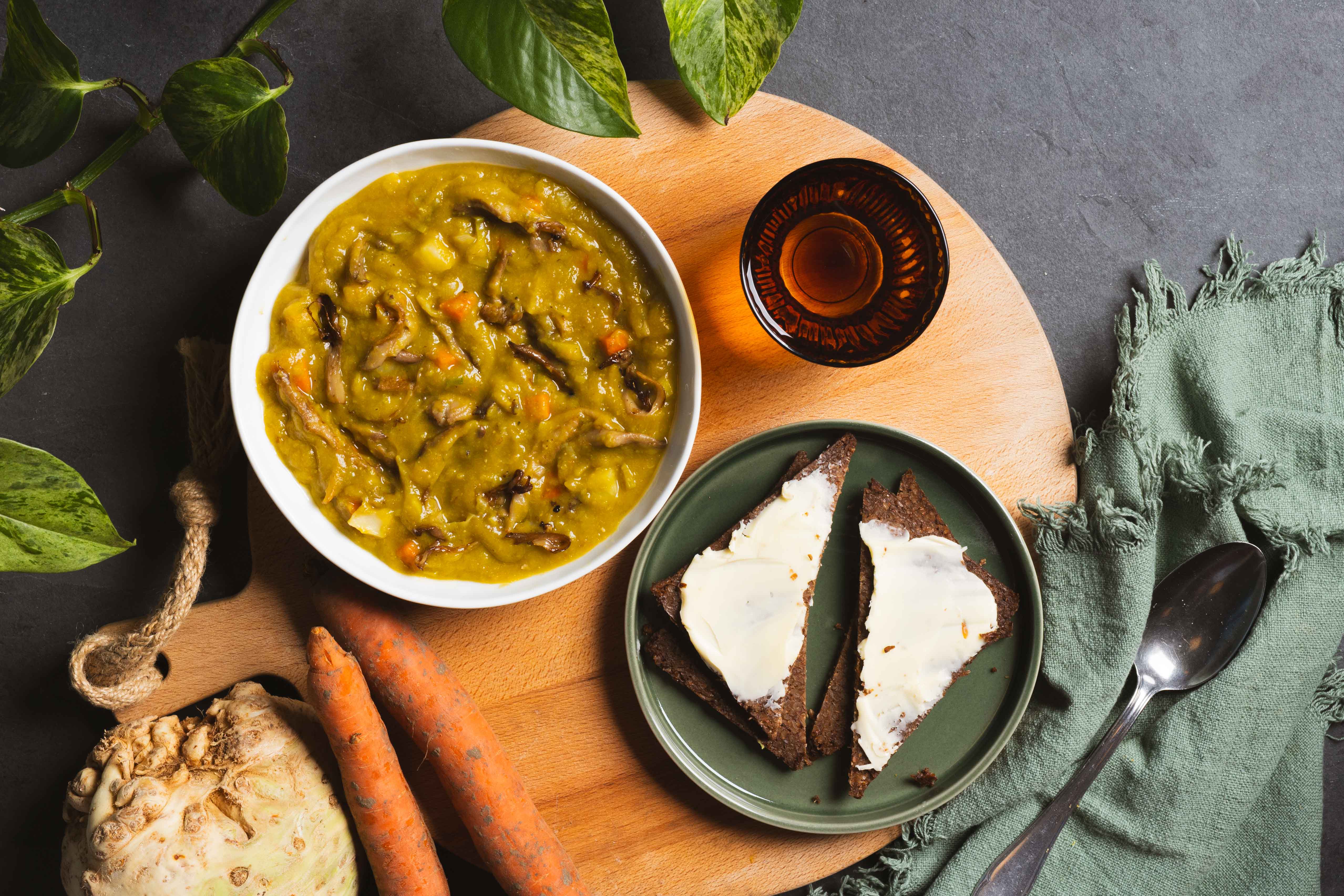 Erwtensoep met gebakken oesterzwammen