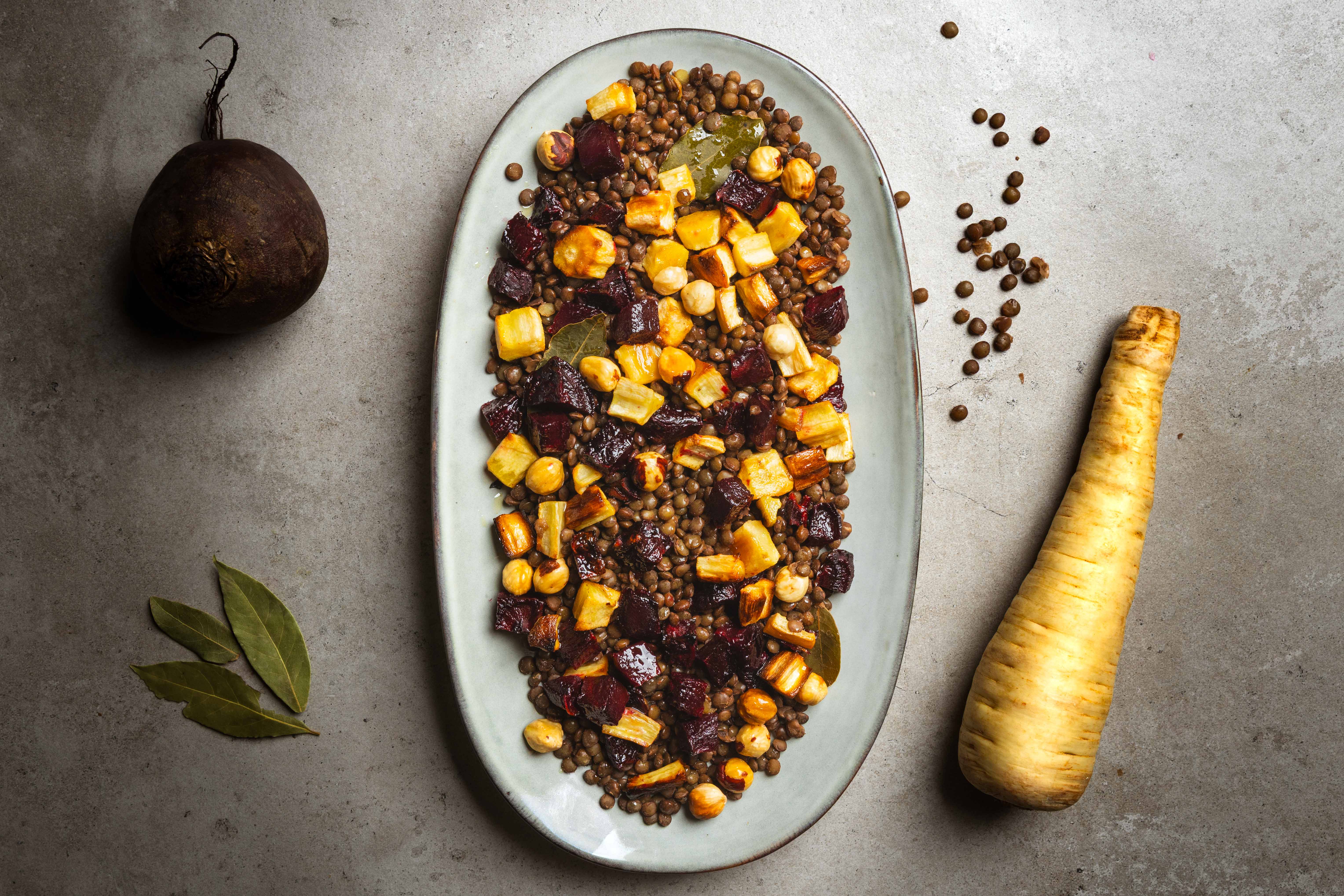 Groene linzen met geroosterde bietjes