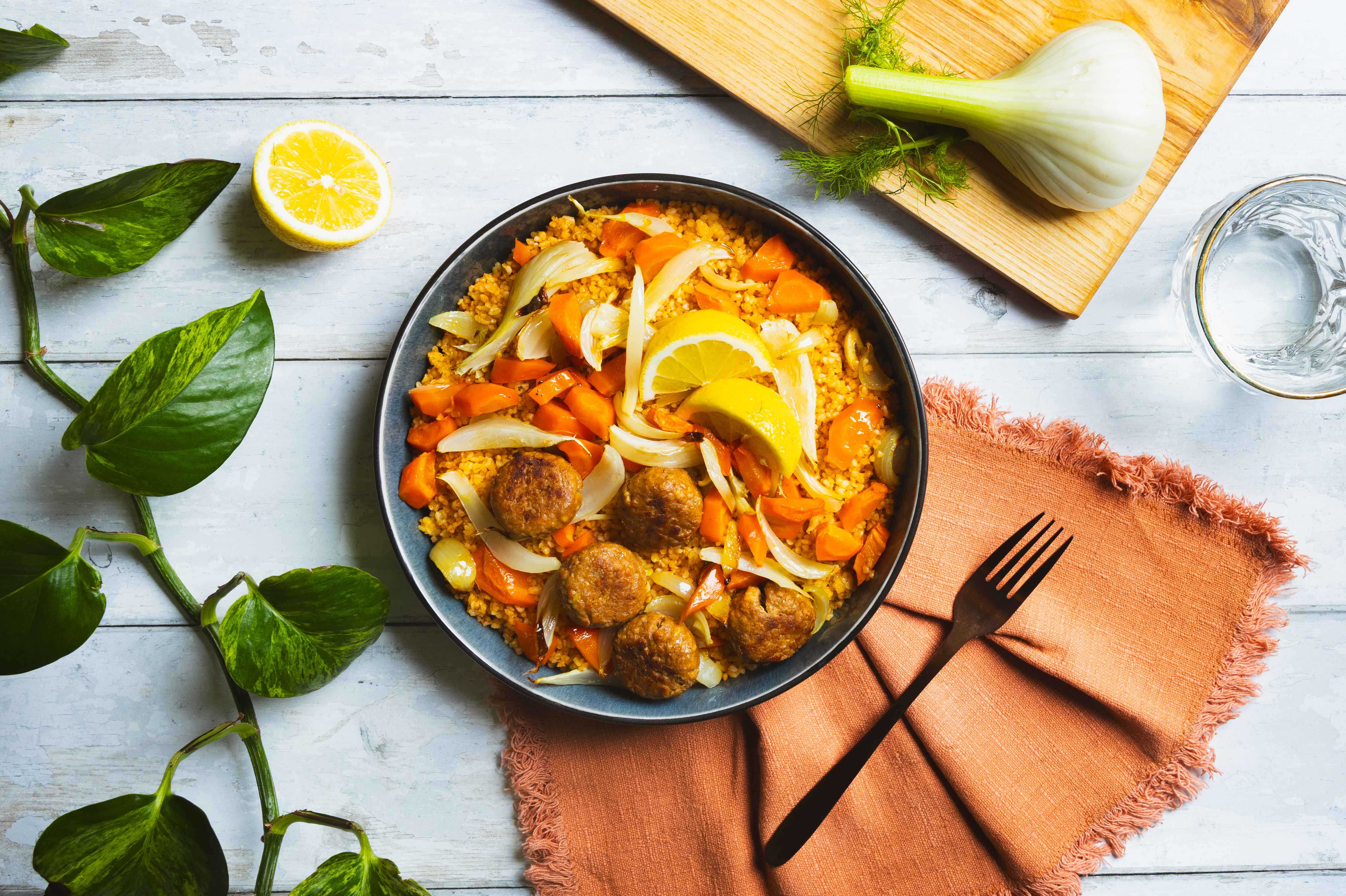 Bulgur met venkel, citroen en falafel