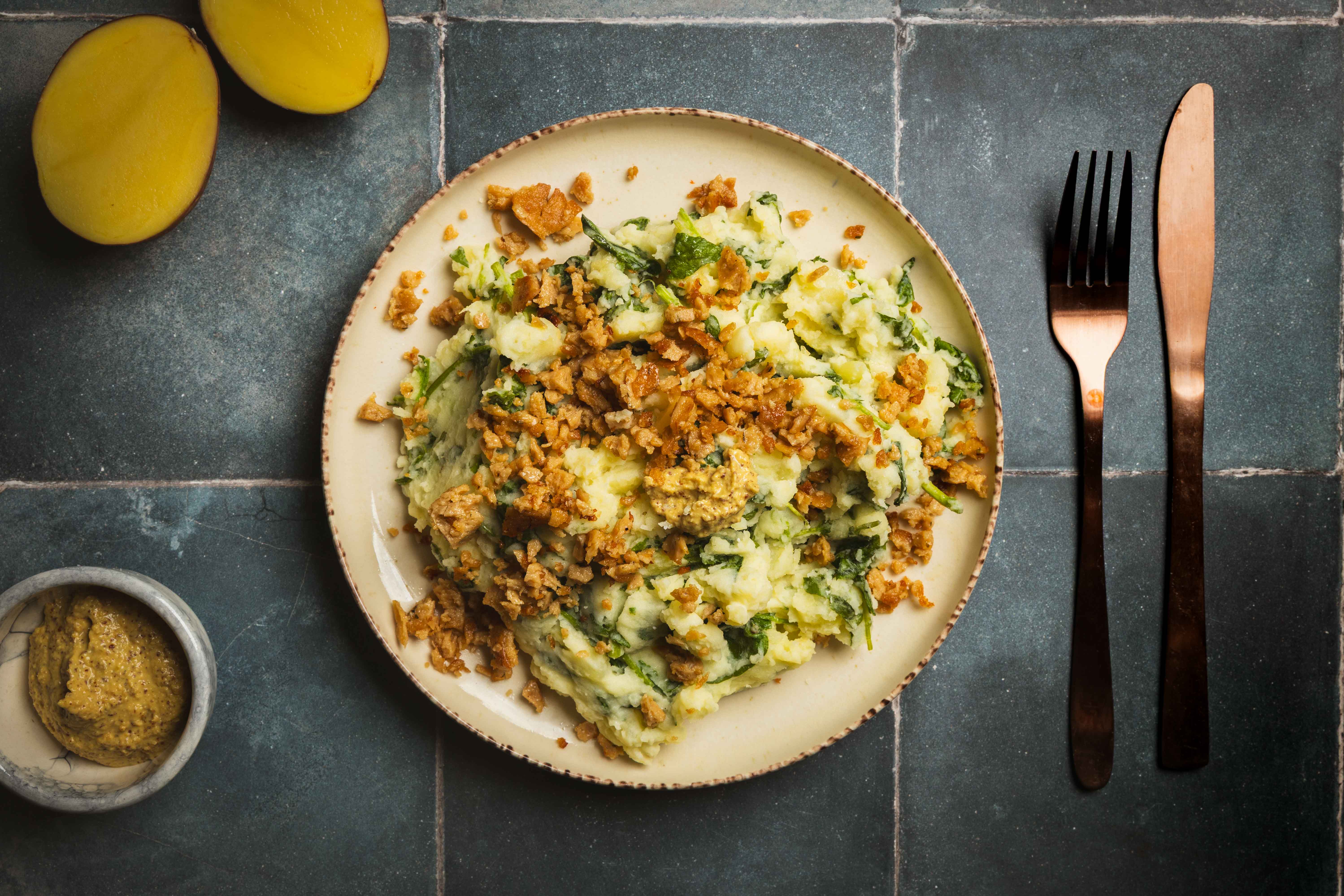 Raapstelenstamppot met pulled seitan
