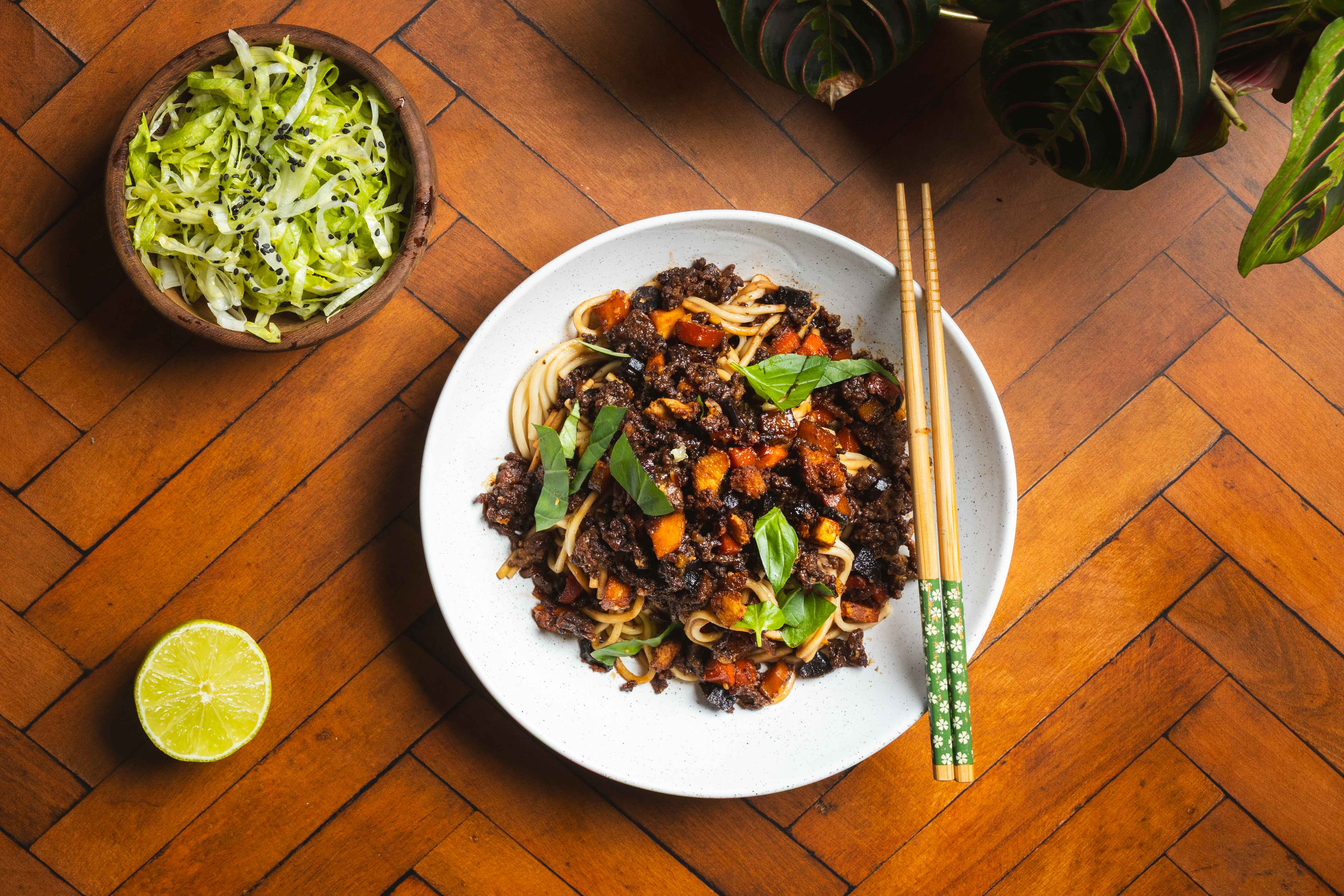 Noedels met crispy tofugehakt