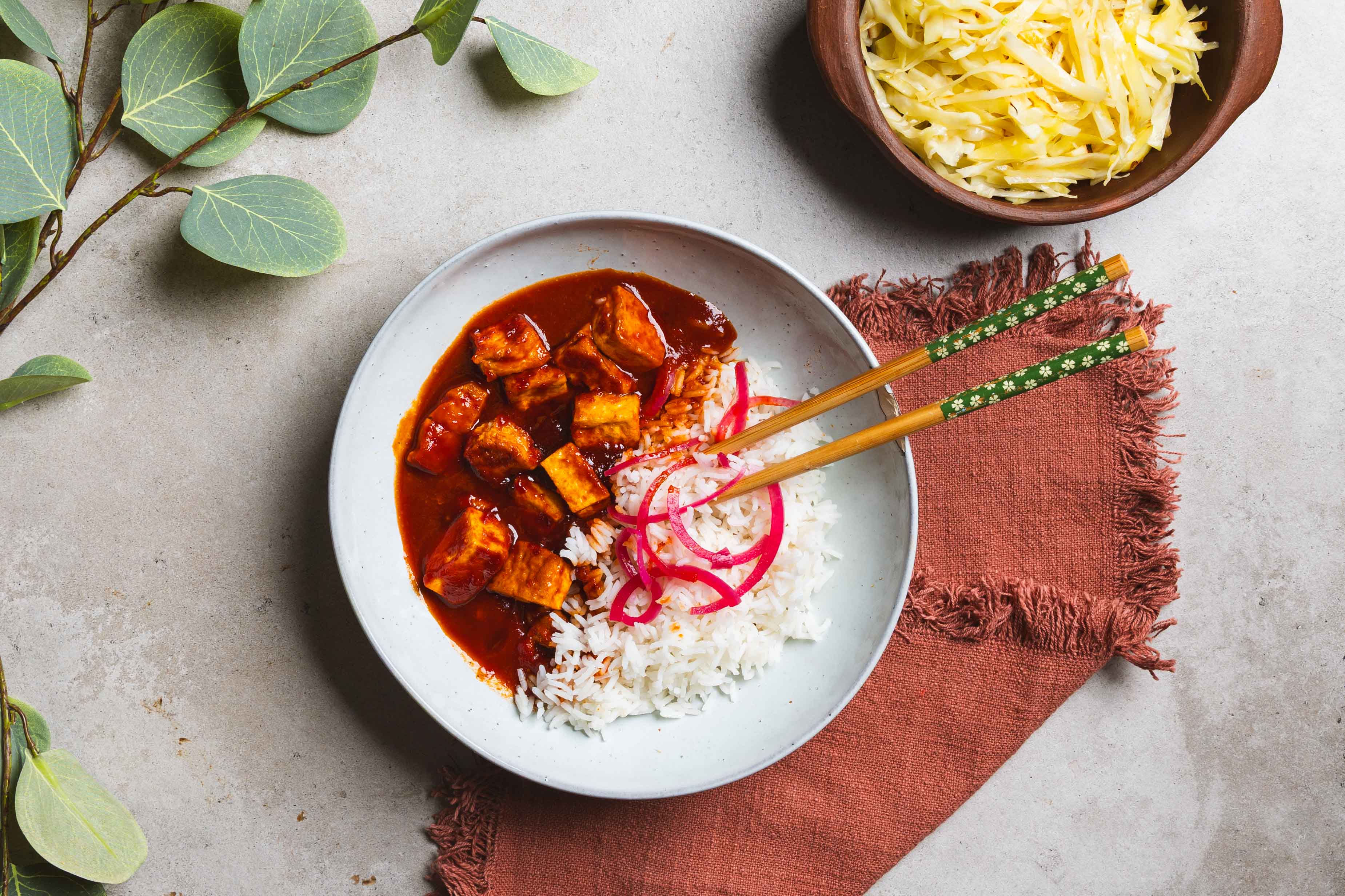 Tofu in zoetzure tomatensaus