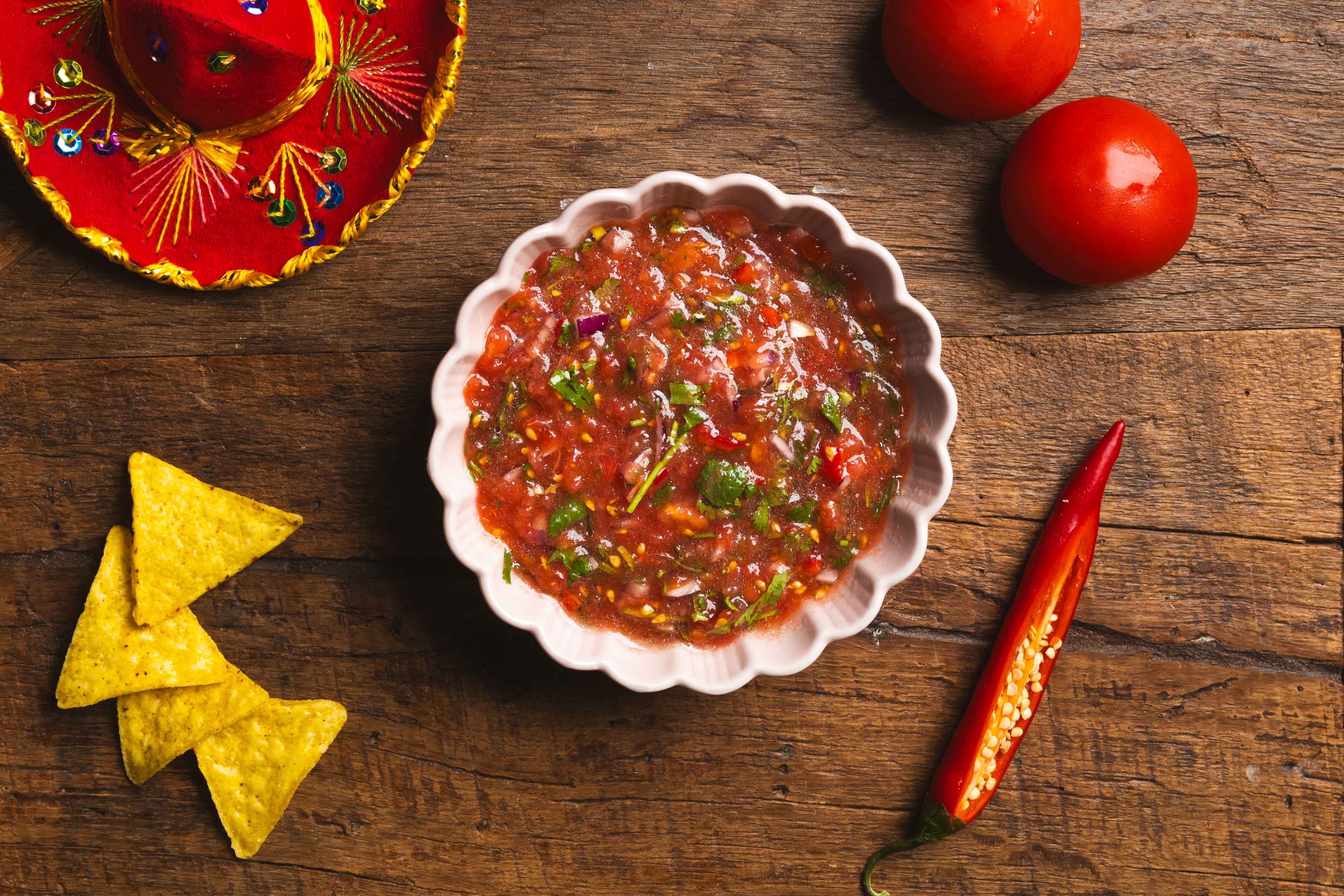 BIJGERECHT: Tomatensalsa met paprika,