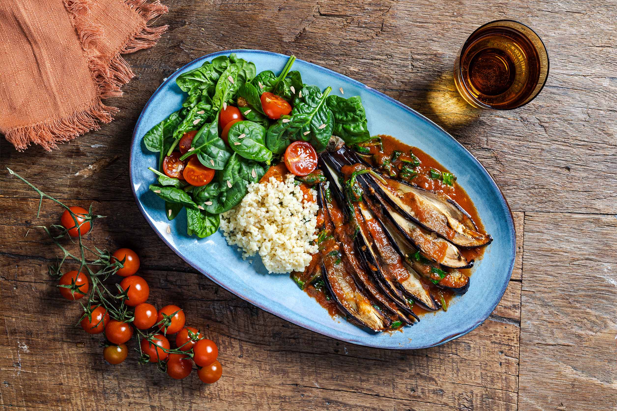 Auberginewaaiers met zonnebloempitten